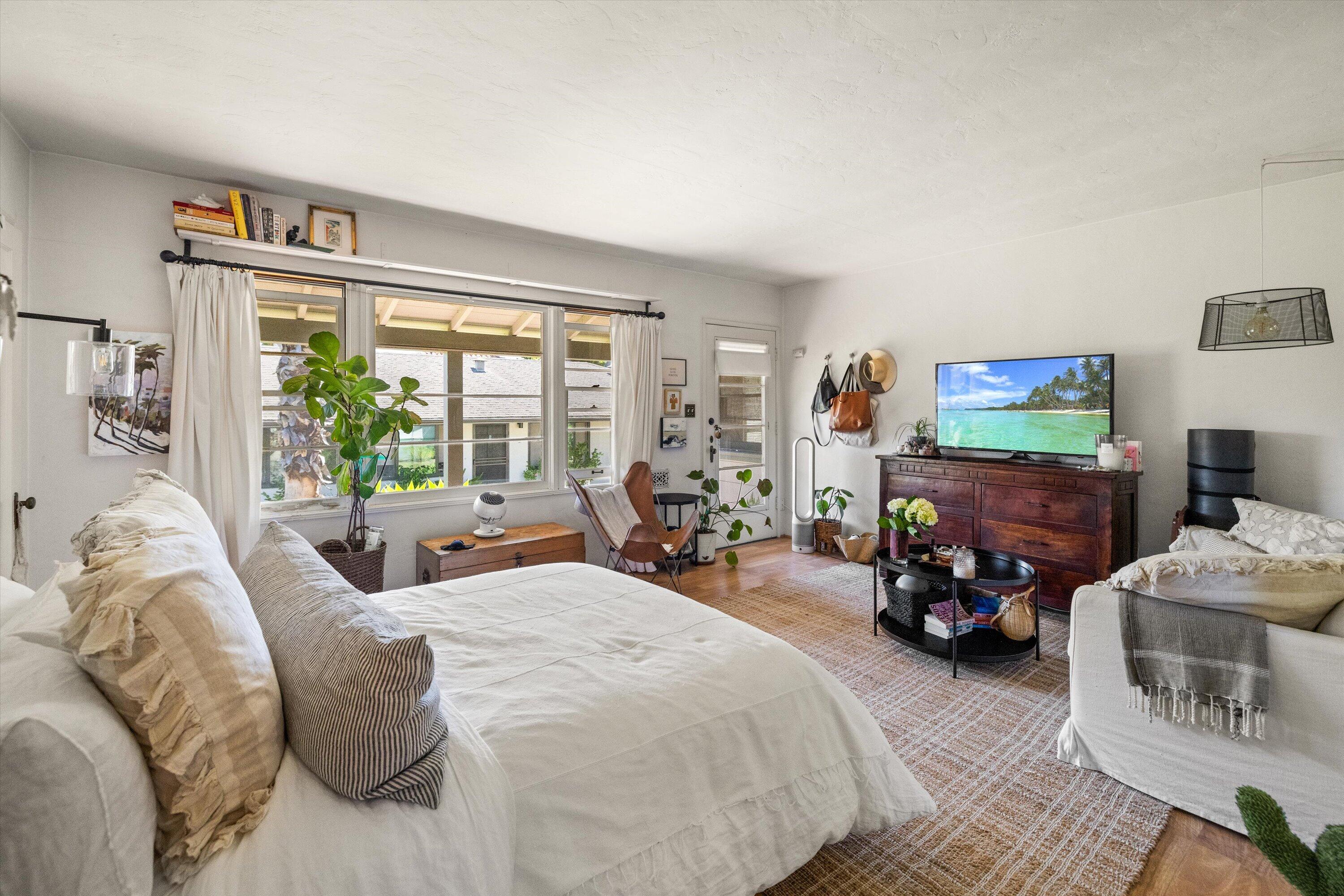 233 W Quinto Street