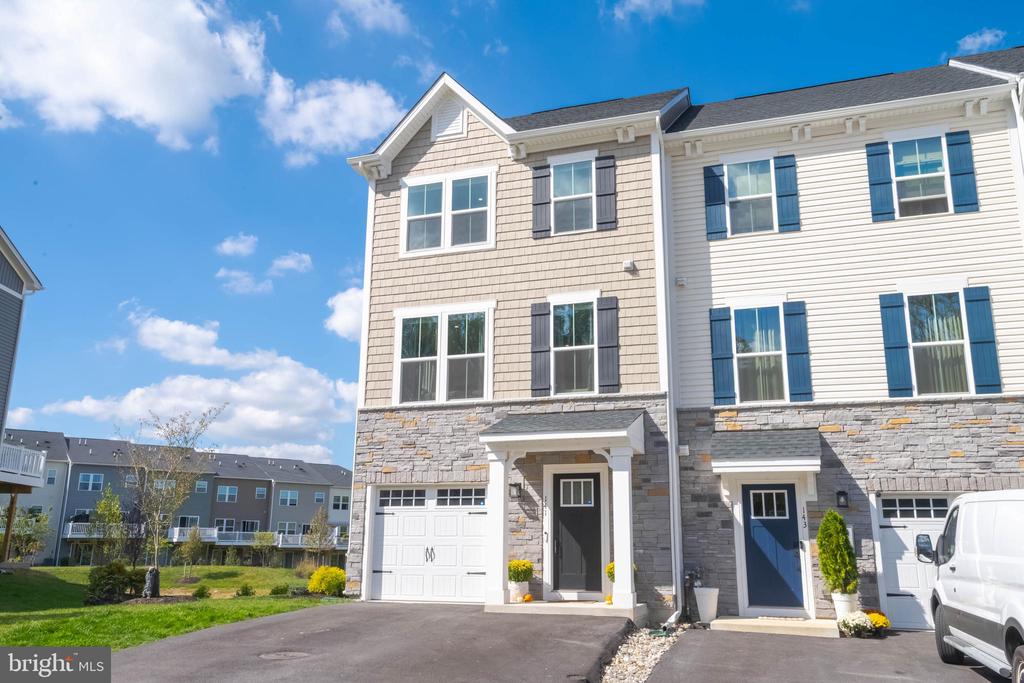 141 GLORY MAPLE LANE