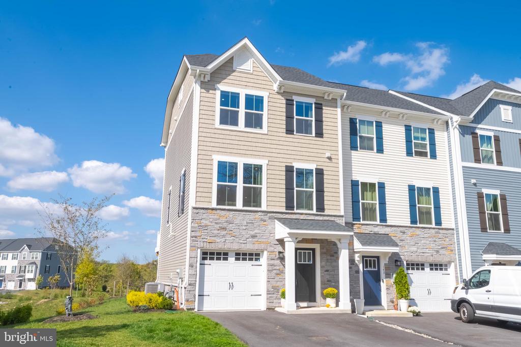 141 GLORY MAPLE LANE