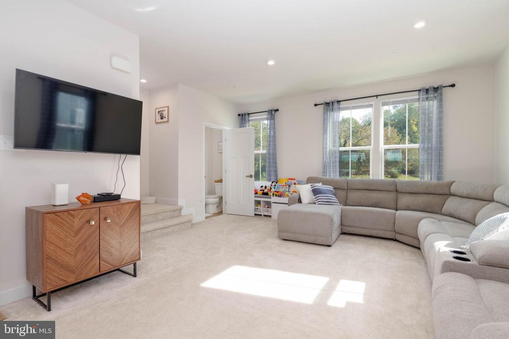 141 GLORY MAPLE LANE