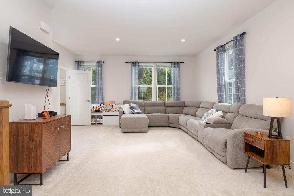 141 GLORY MAPLE LANE
