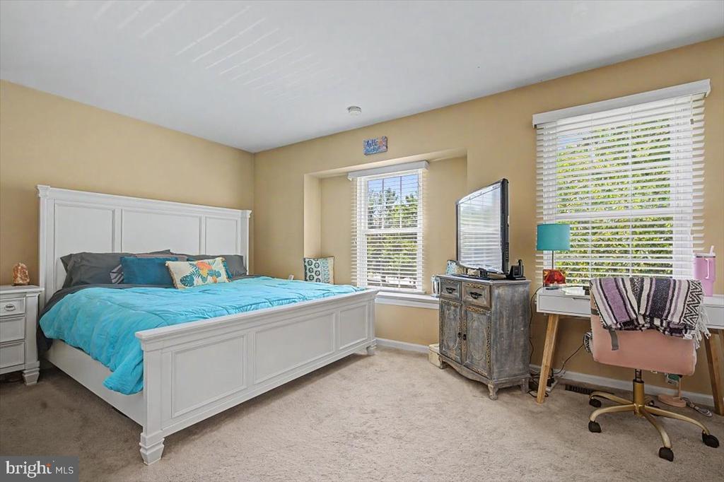 420 CEDARCREST LANE