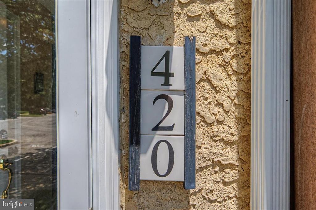 420 CEDARCREST LANE