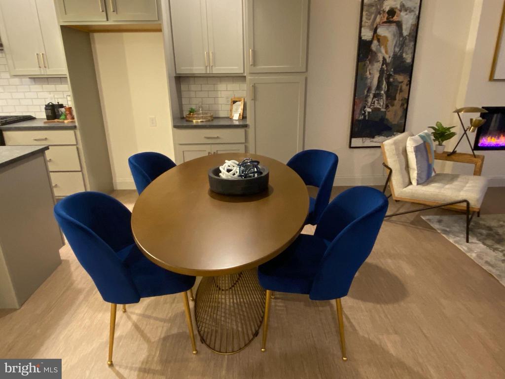 2473 ARTESIAN WAY Unit: 11