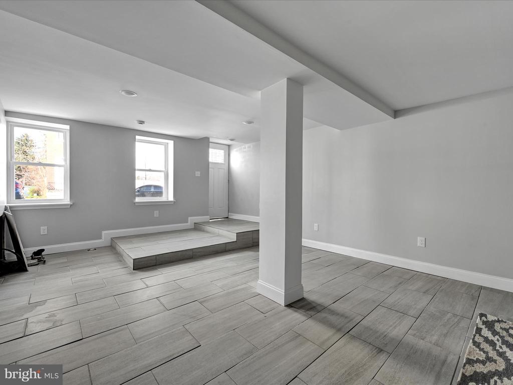 758 MANOR STREET