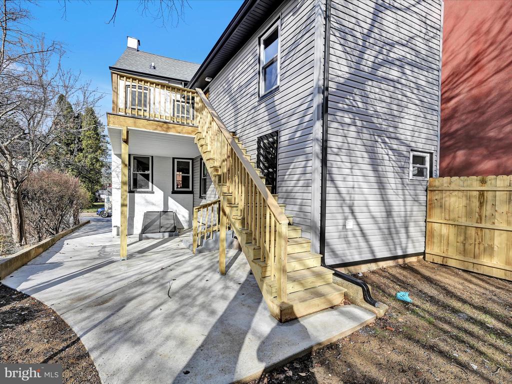758 MANOR STREET
