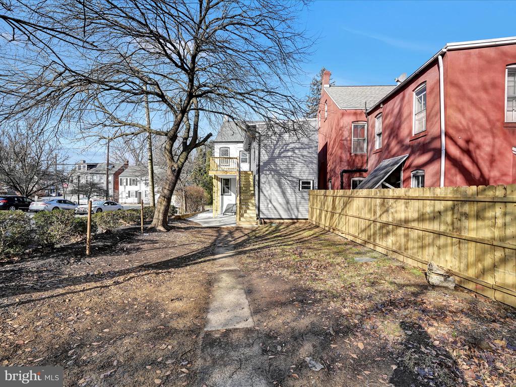 758 MANOR STREET