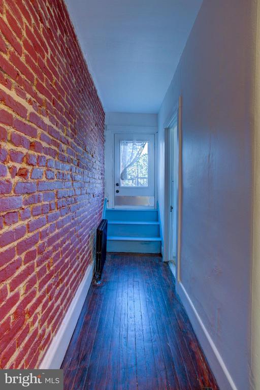 10 E JAMES STREET