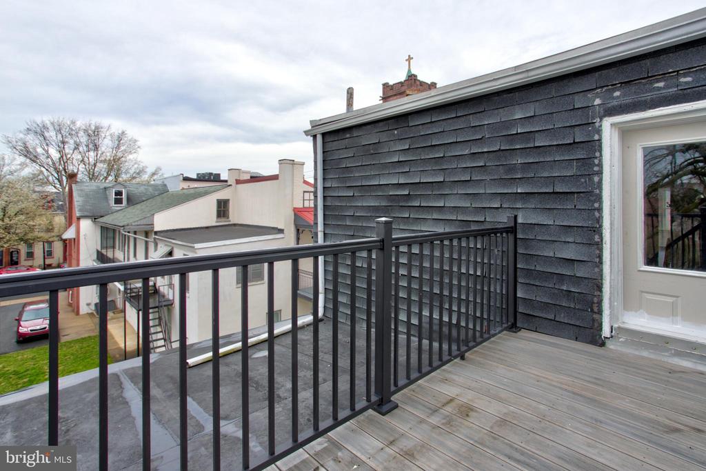 10 E JAMES STREET