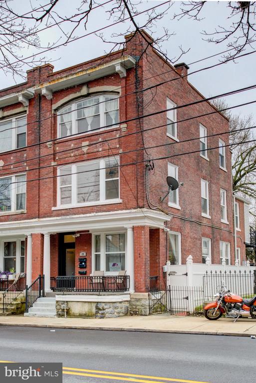 10 E JAMES STREET