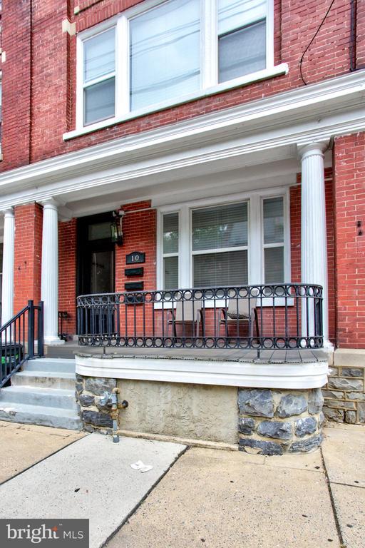 10 E JAMES STREET