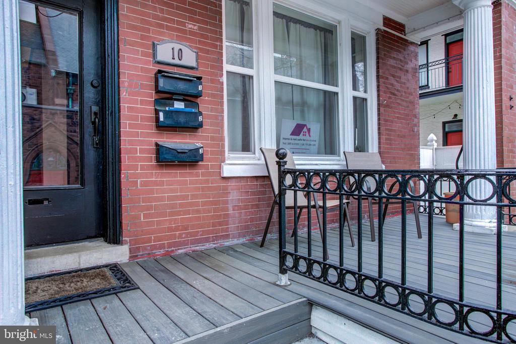10 E JAMES STREET