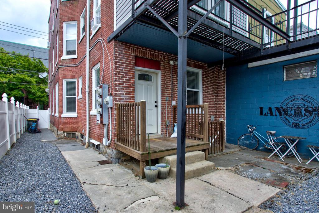 10 E JAMES STREET