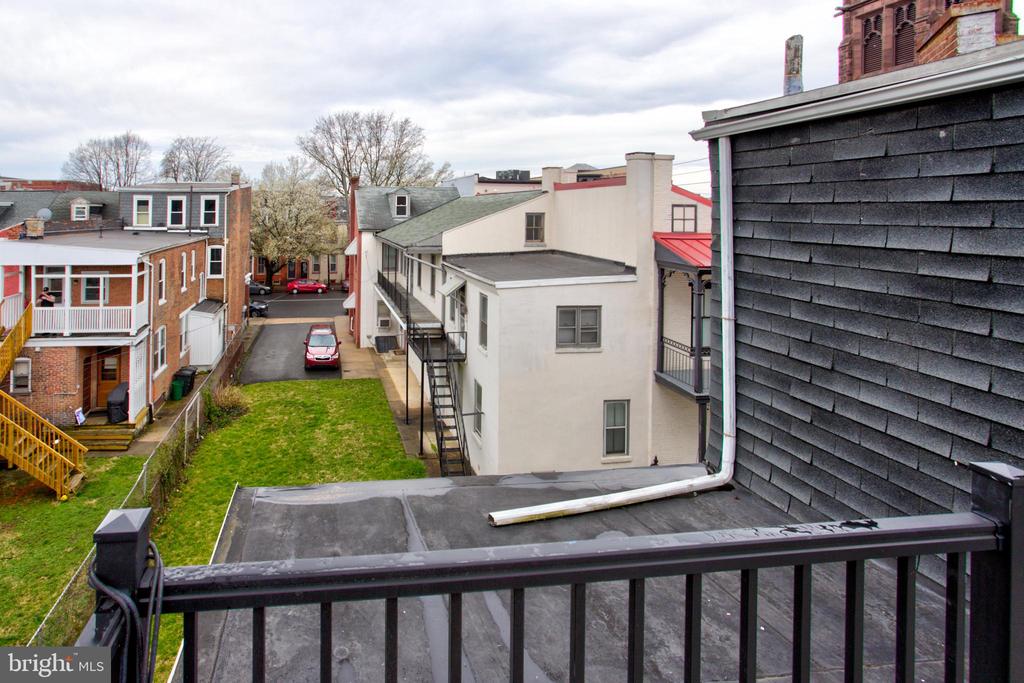 10 E JAMES STREET