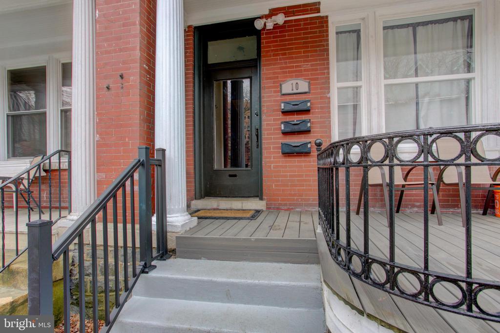 10 E JAMES STREET