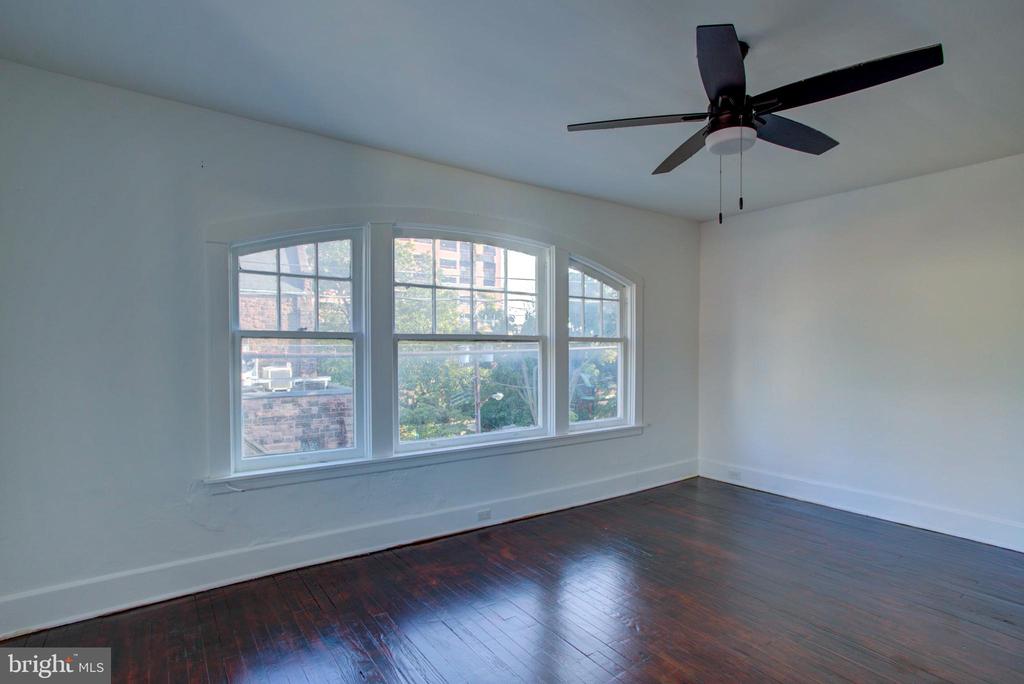 10 E JAMES STREET