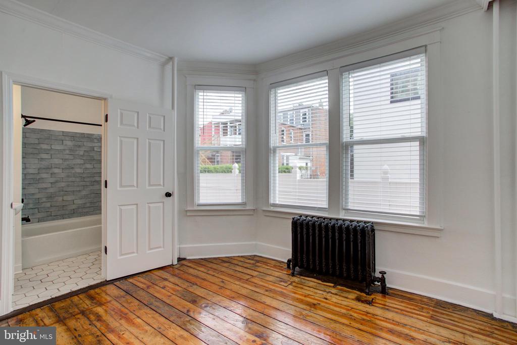 10 E JAMES STREET