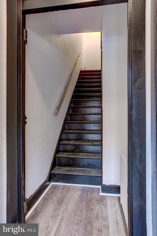 10 E JAMES STREET