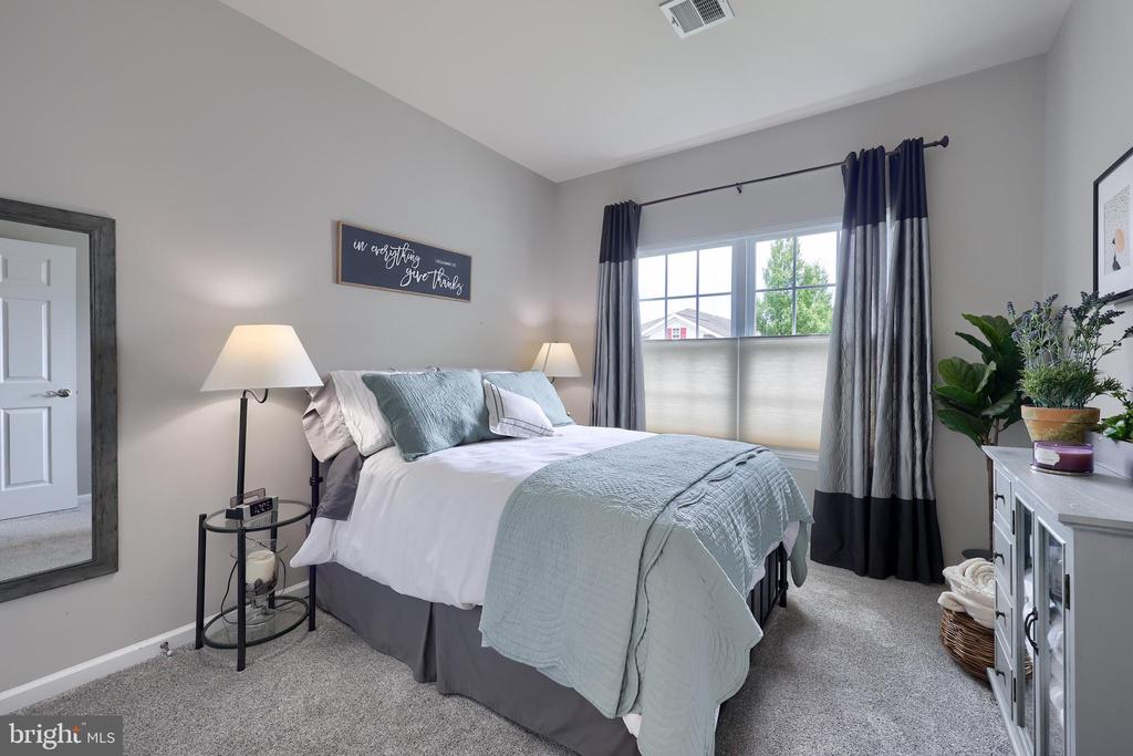 1352 EMERSON DRIVE