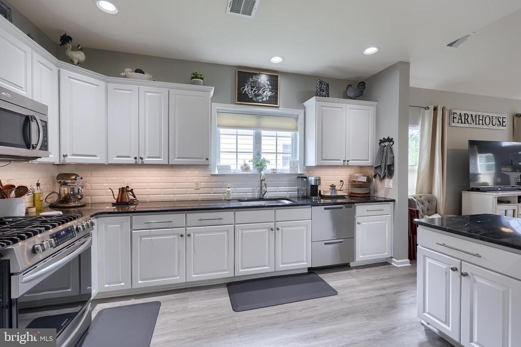 1352 EMERSON DRIVE