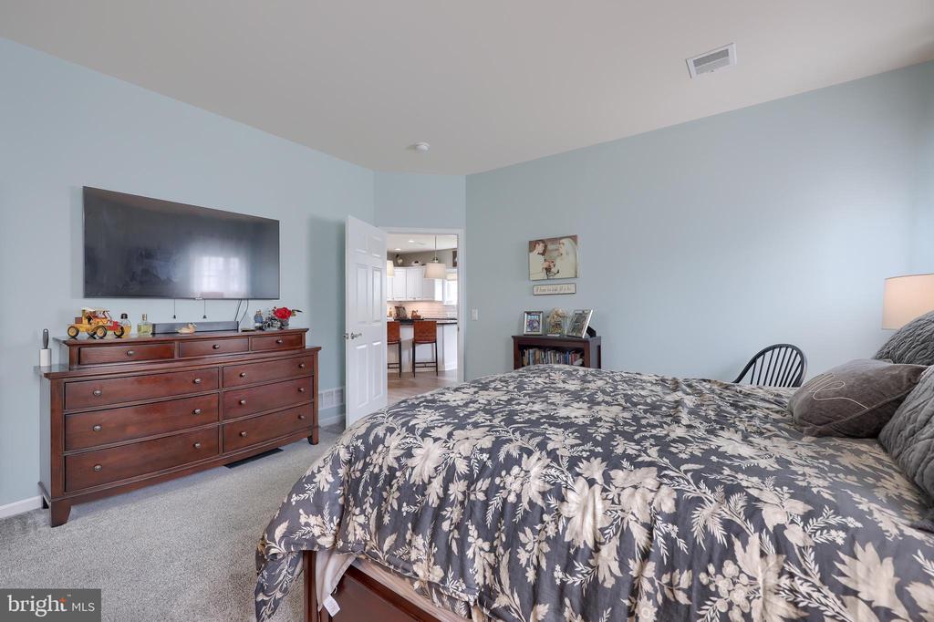1352 EMERSON DRIVE