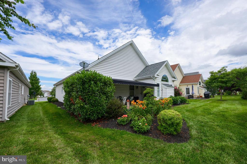 1352 EMERSON DRIVE