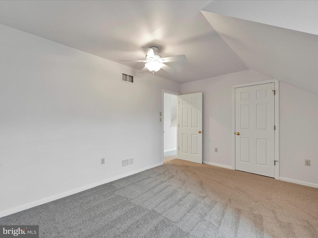 6 PENNRIDGE AVENUE