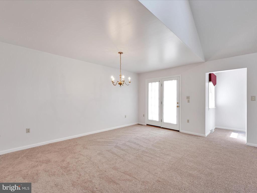 6 PENNRIDGE AVENUE