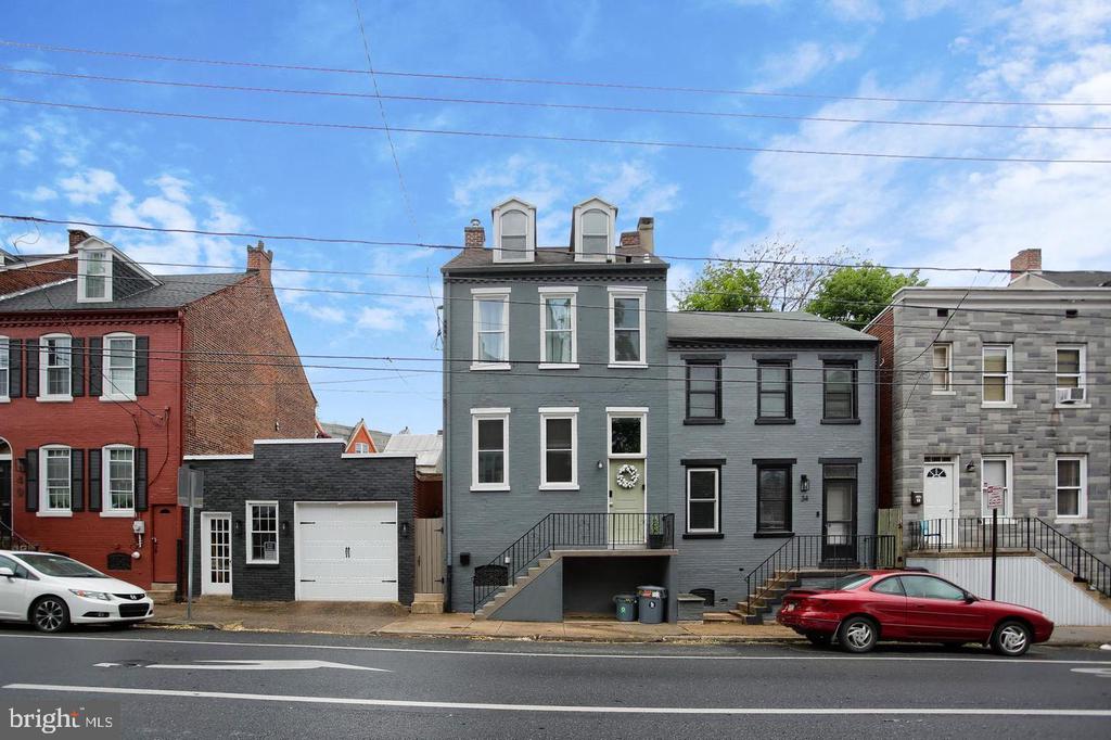36 S MULBERRY STREET
