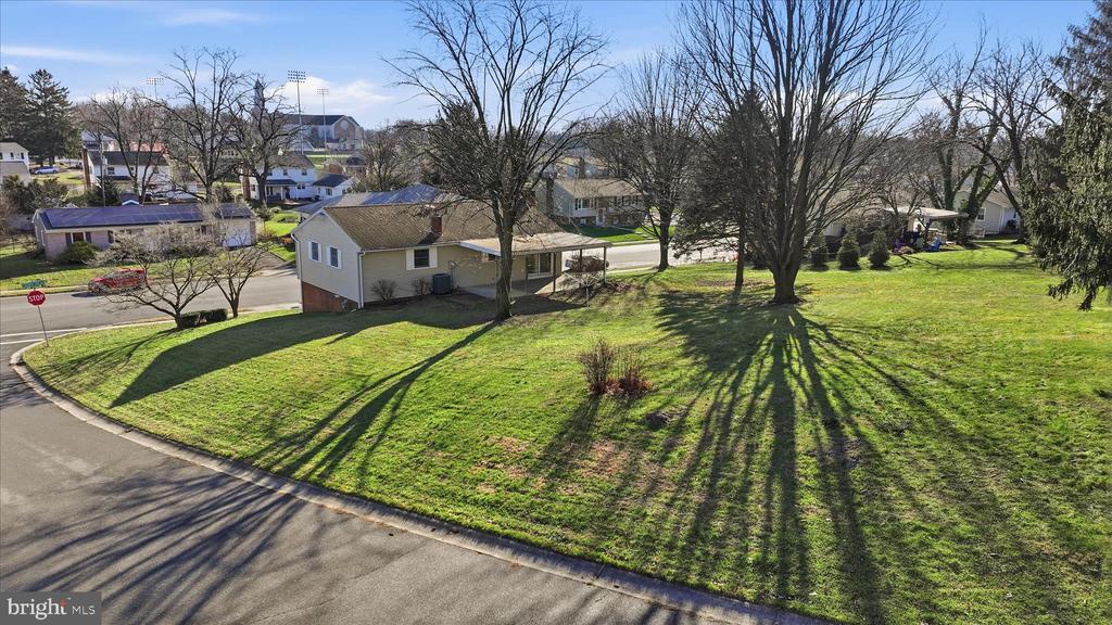 1828 CROOKED OAK DRIVE