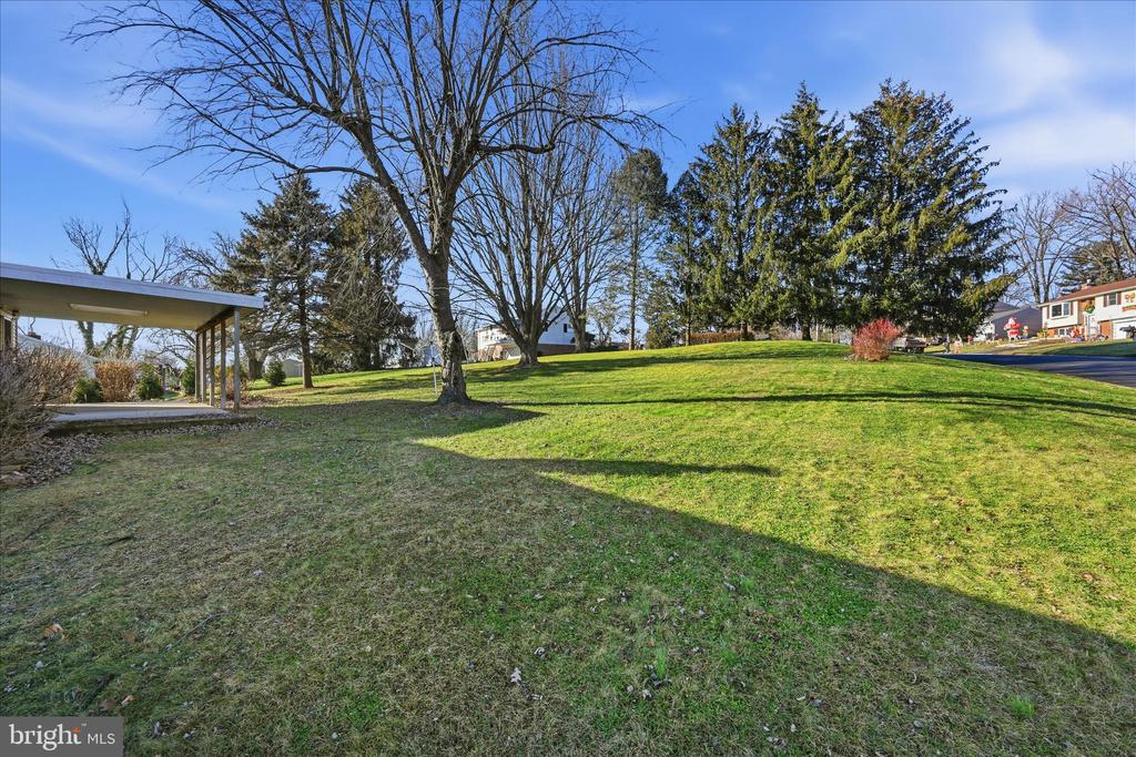 1828 CROOKED OAK DRIVE