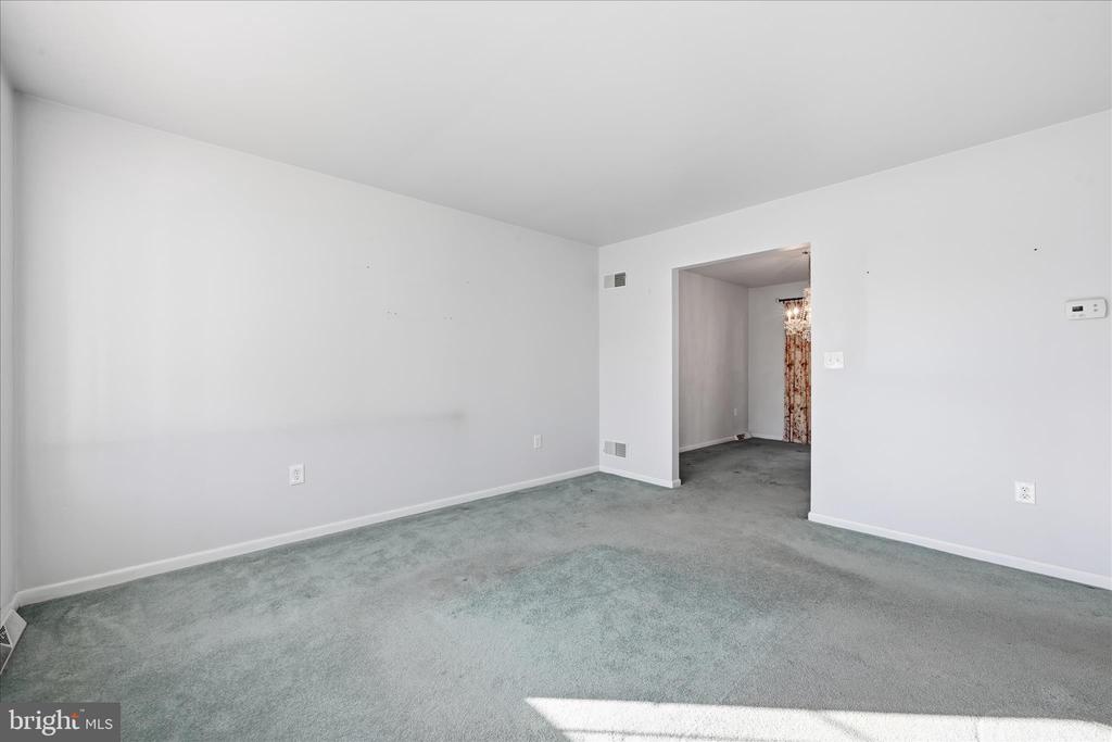 1828 CROOKED OAK DRIVE