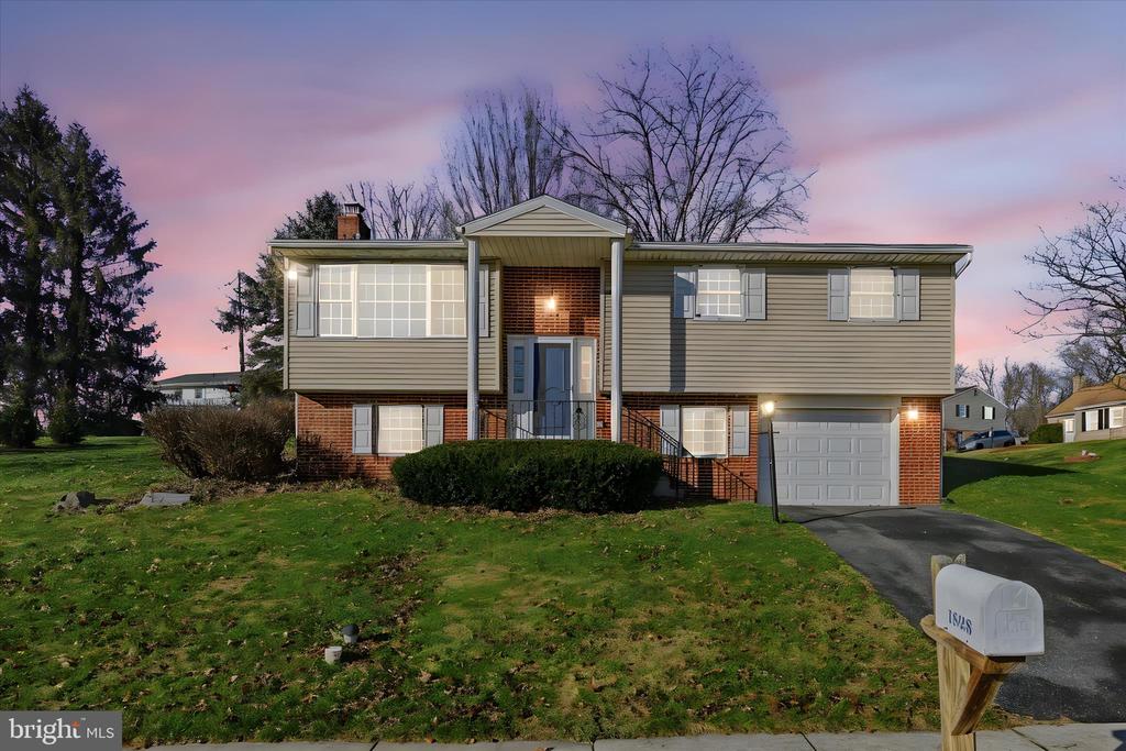 1828 CROOKED OAK DRIVE