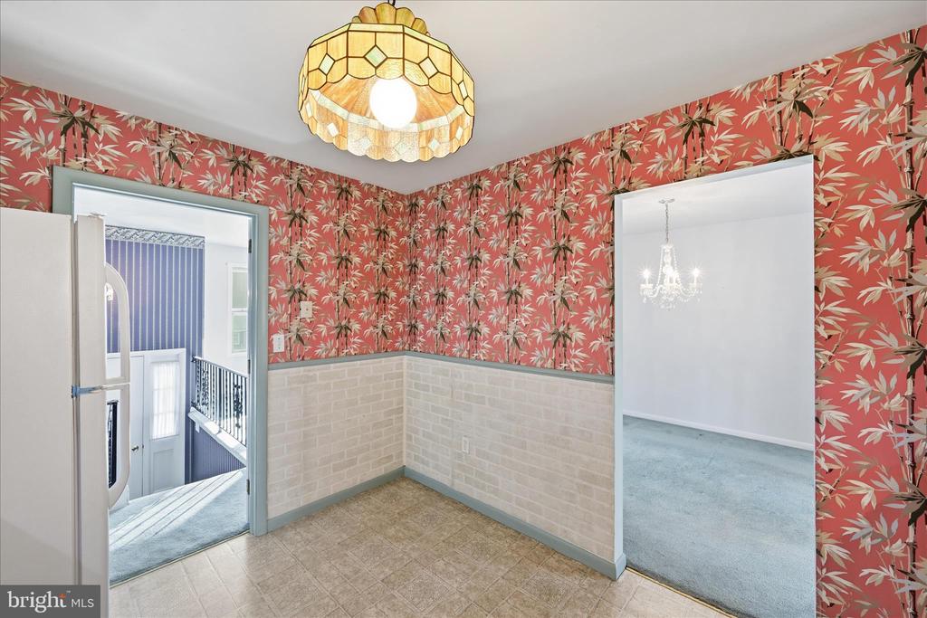1828 CROOKED OAK DRIVE