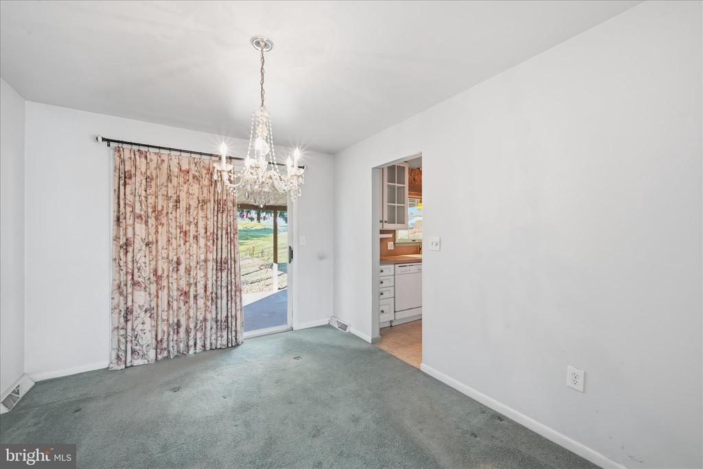 1828 CROOKED OAK DRIVE