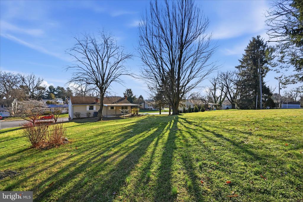 1828 CROOKED OAK DRIVE