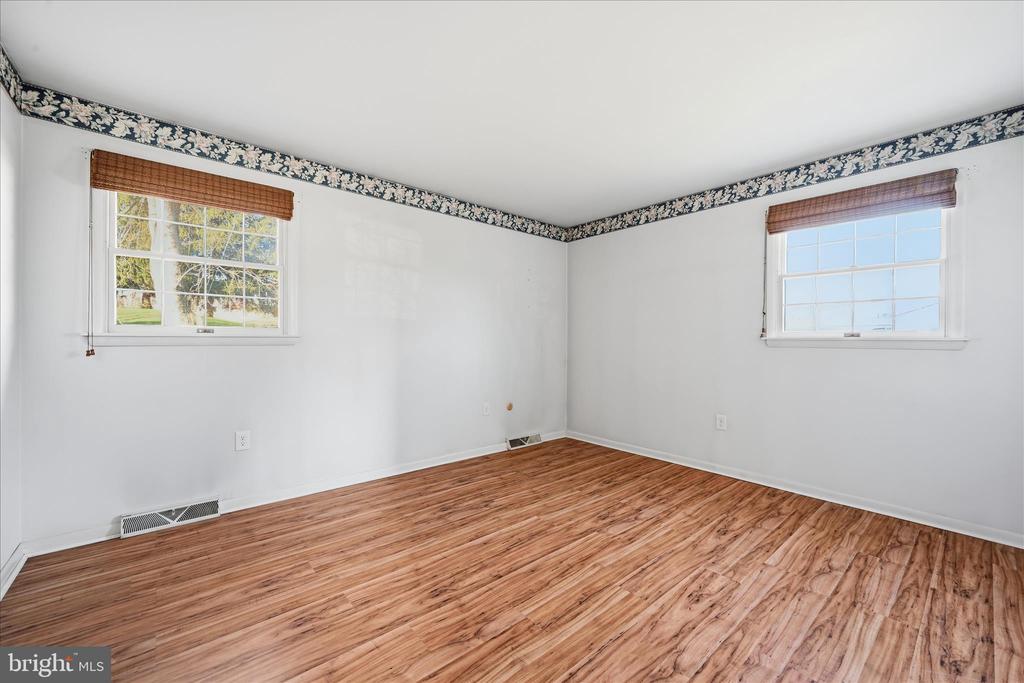 1828 CROOKED OAK DRIVE