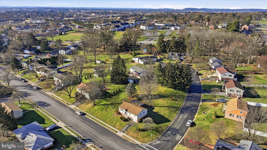 1828 CROOKED OAK DRIVE