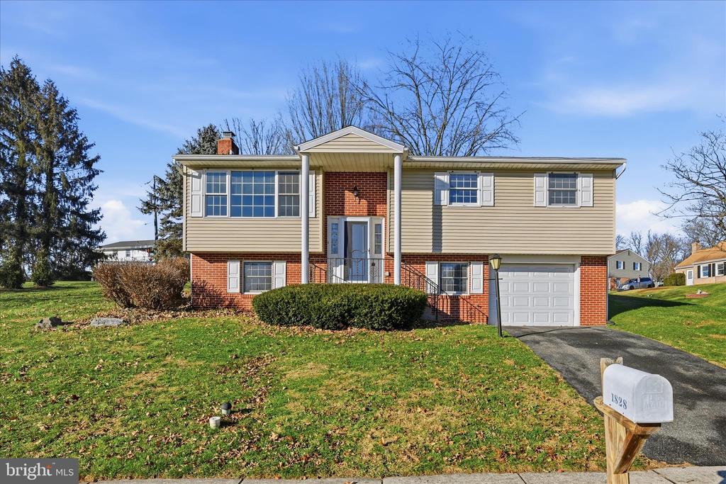 1828 CROOKED OAK DRIVE