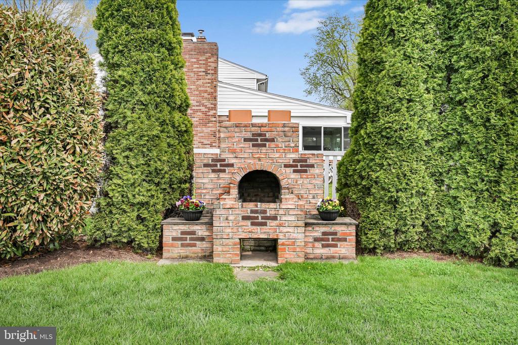 29 MAYFIELD DRIVE