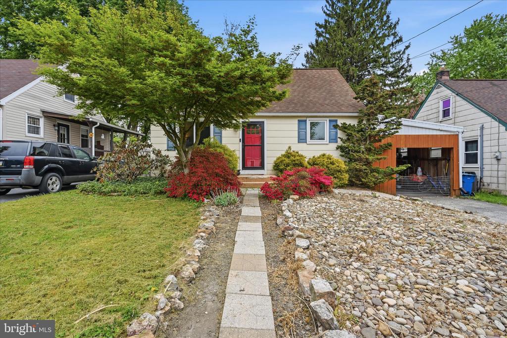809 S 15TH STREET