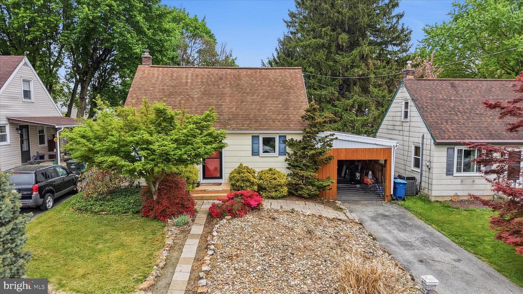 809 S 15TH STREET