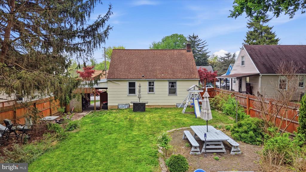 809 S 15TH STREET