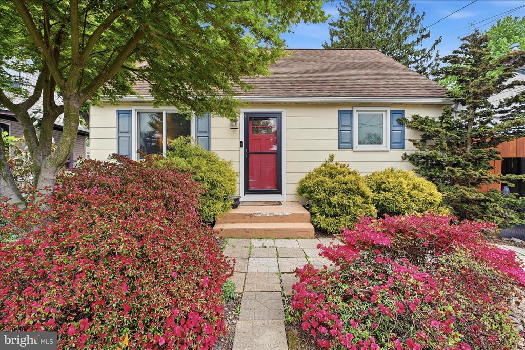 809 S 15TH STREET