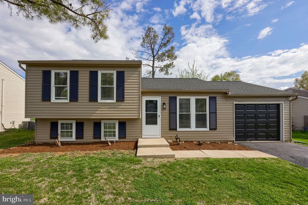 106 WARREN WAY
