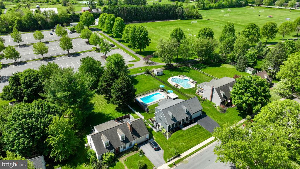 322 POWELL DRIVE