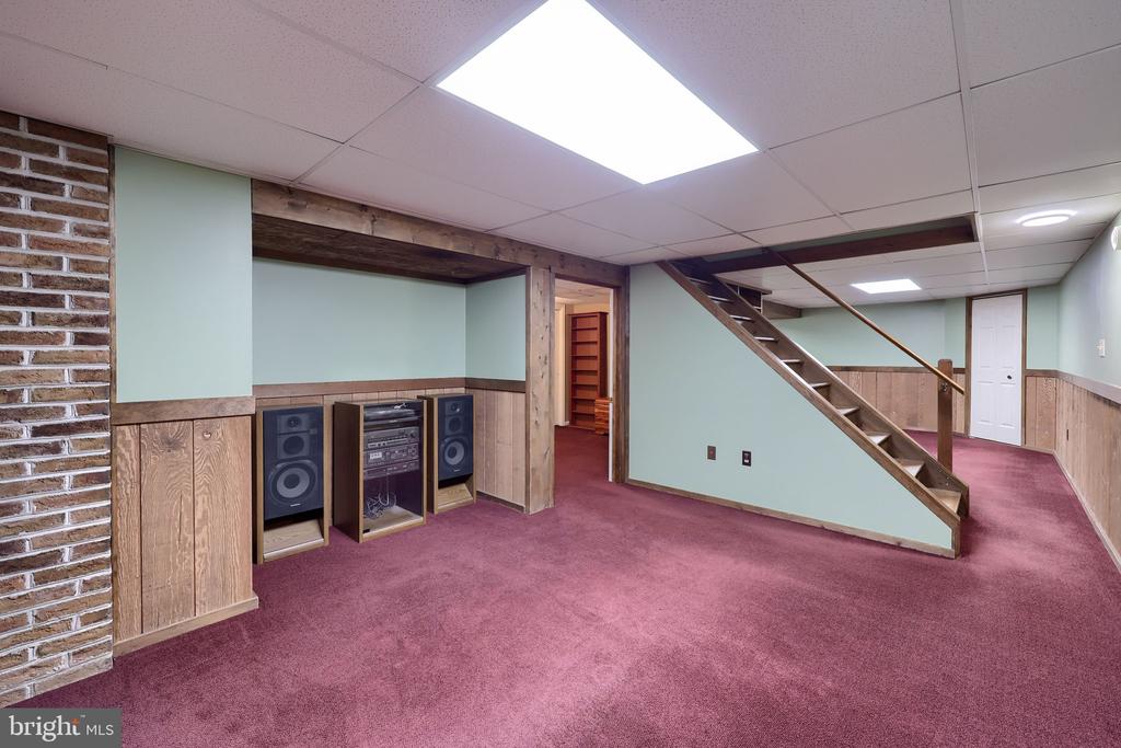 322 POWELL DRIVE