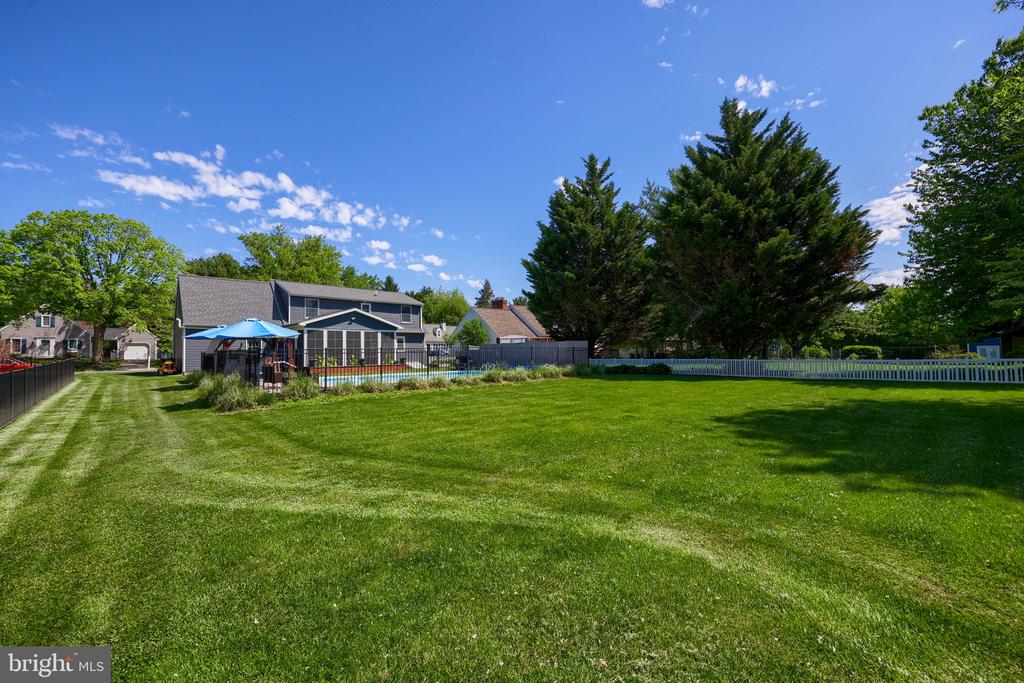 322 POWELL DRIVE