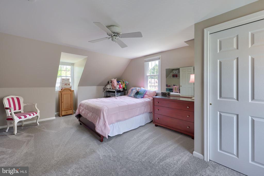 322 POWELL DRIVE