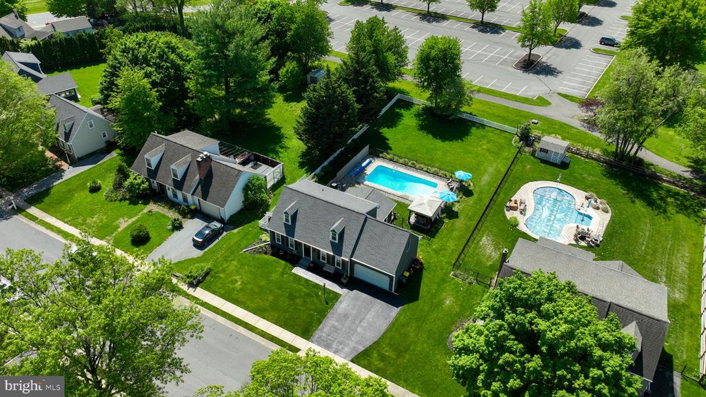 322 POWELL DRIVE